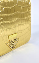 Load image into Gallery viewer, Gold Snakeskin Metallic Handbag